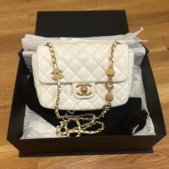 Lambskin Enamel Quilted Small Coco Hearts Square Flap White - Picture 8 of 13